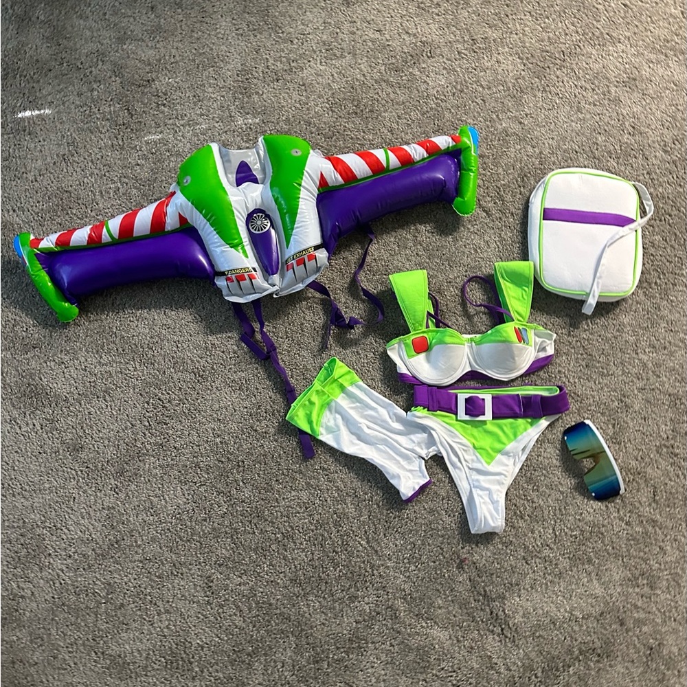 Fashion nova Buzz Lightyear Infinity bonus jet pack Costume